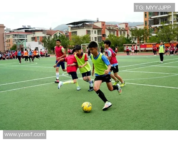 南明小学校园足球比赛精彩直播展现青春活力与团队精神 南明小学校园足球比赛精彩直播展现青春活力与团队精神
