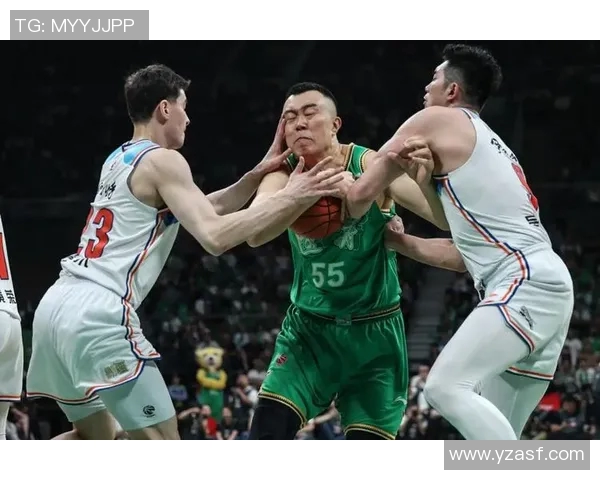 韩德君：从篮球新星到国家队核心的成长之路与辉煌成就